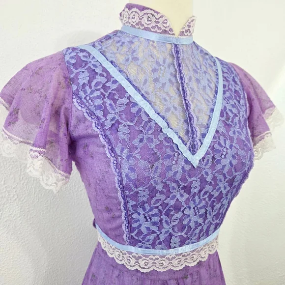 Vintage purple floral prairie dress dainty pastel cottagecore flutter sleeve 70s - Picture 4 of 7